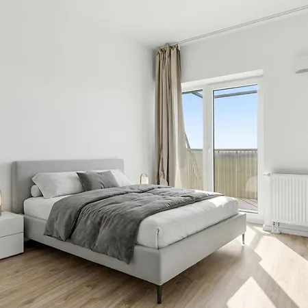 Slnecnice 2-bedroom On Floor 6 With Balcony And Parking By Skyviews *
